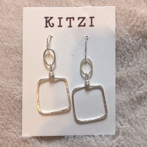 Lightweight silver earrings